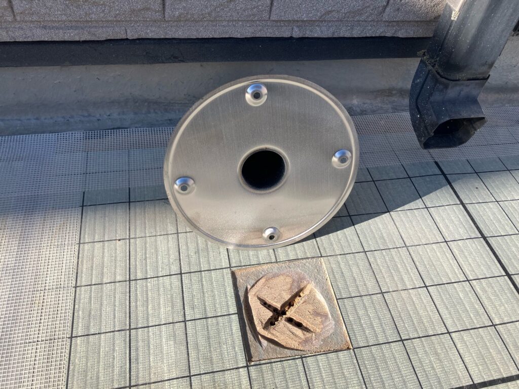 脱気筒取り付け<br />
（脱気筒を取り付けることにより、中の水蒸気が脱気筒から排出されるようになり、膨れ（不具合）にくくなります。）