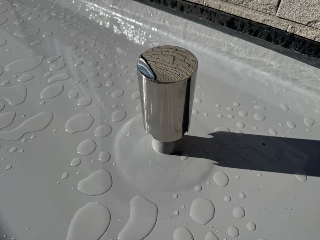 施工完了<br />
（これで防水はバッチリです!!）