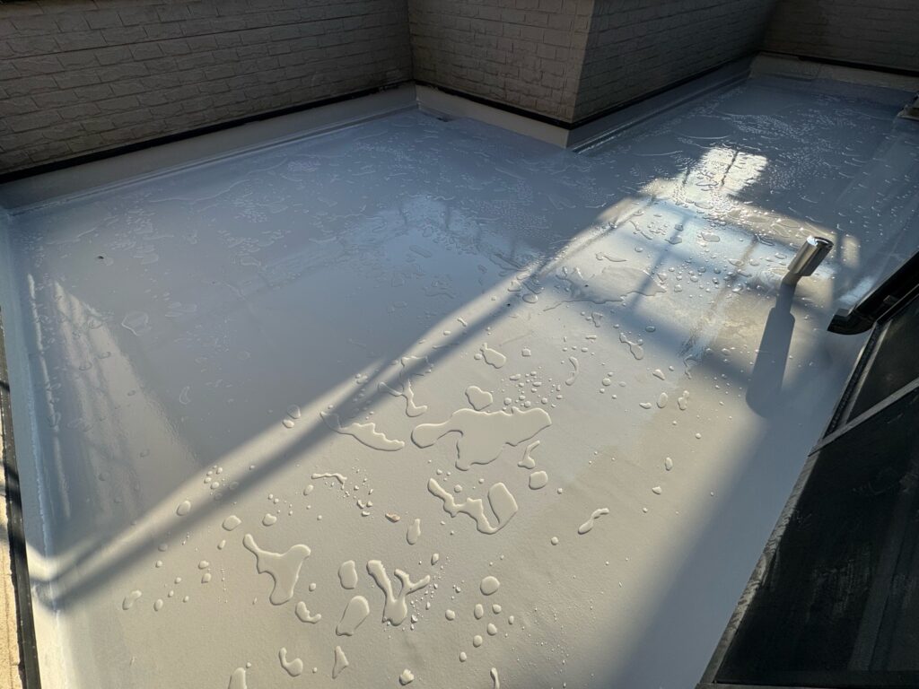 施工完了<br />
（これで防水はバッチリです!!）