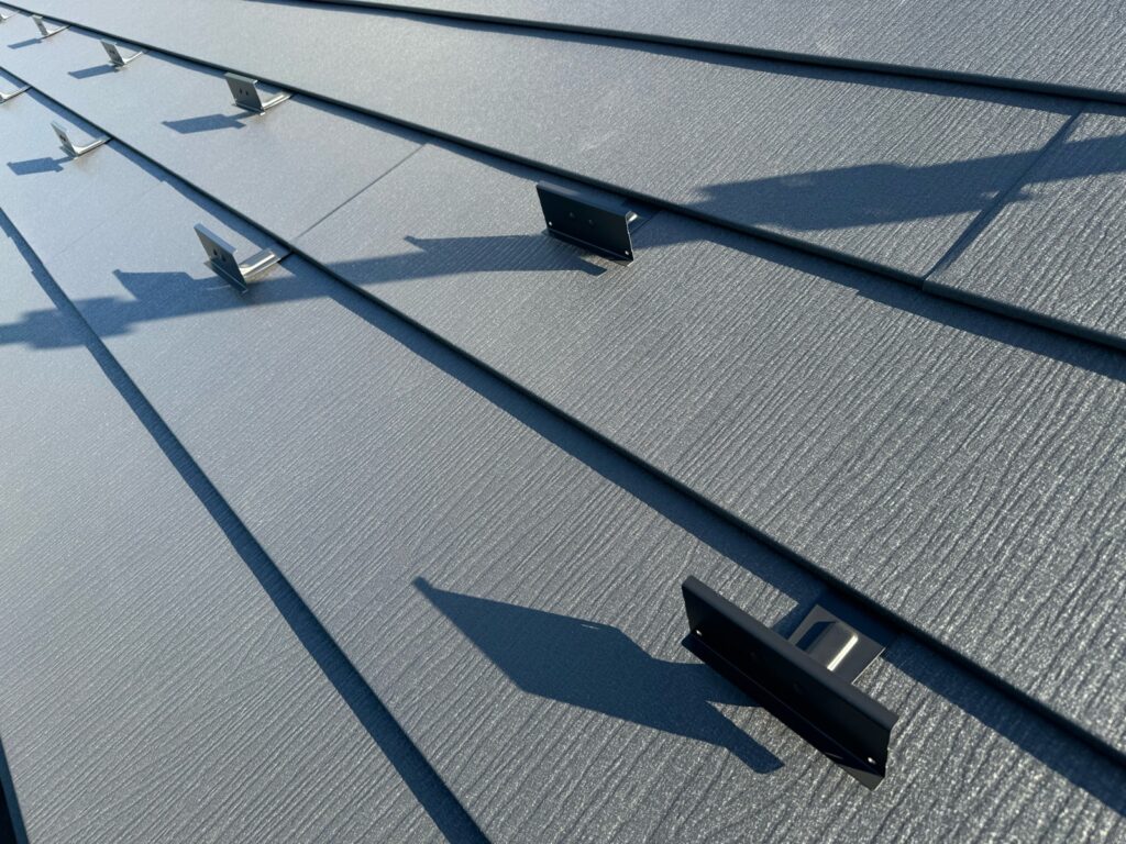 雪止め取り付け<br />
（※メーカー純正品使用）