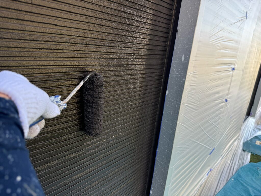 外壁上塗り<br />
（色：19-20B）