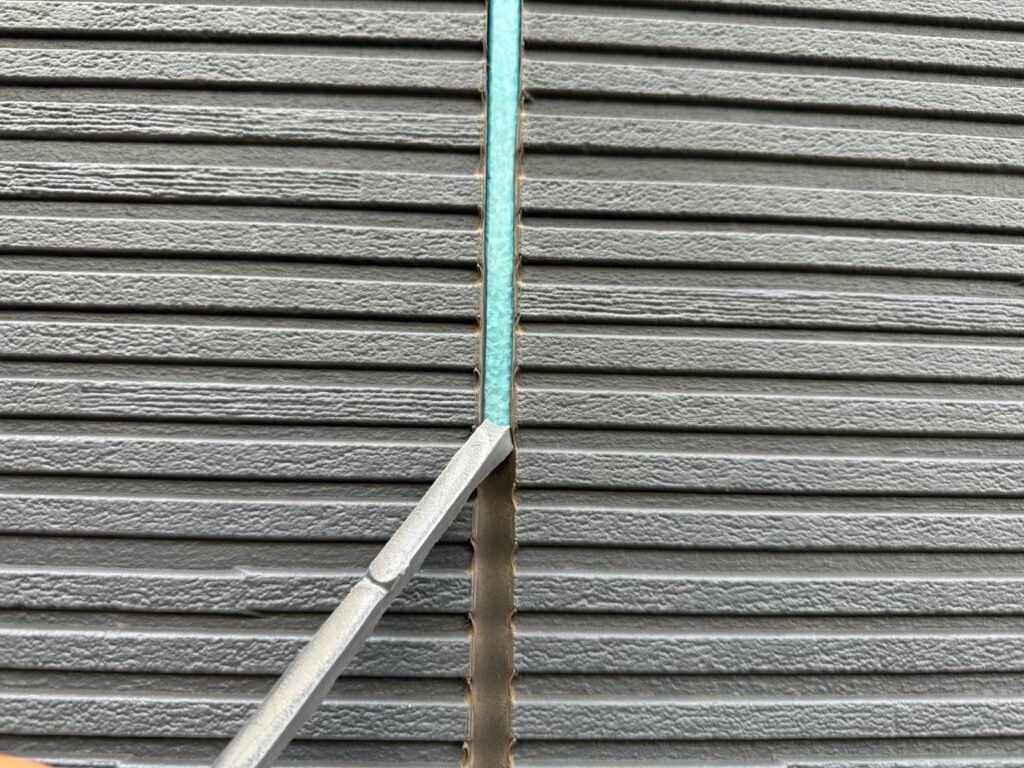 既存のコーキング撤去