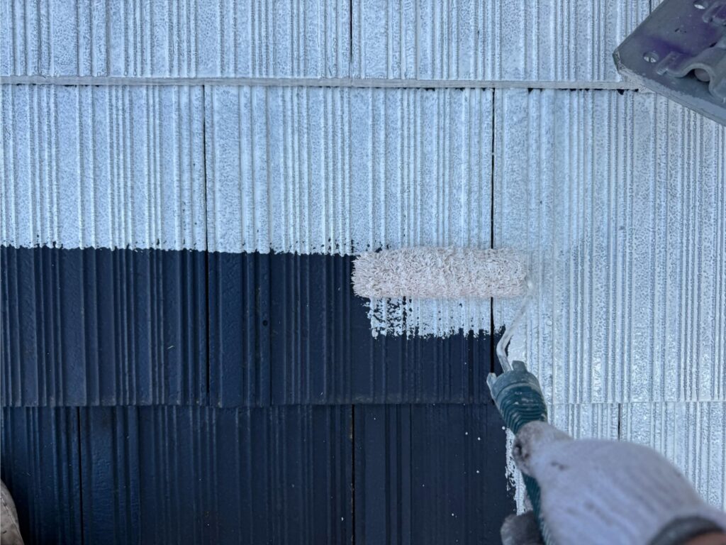 屋根下塗り<br />
（白色）