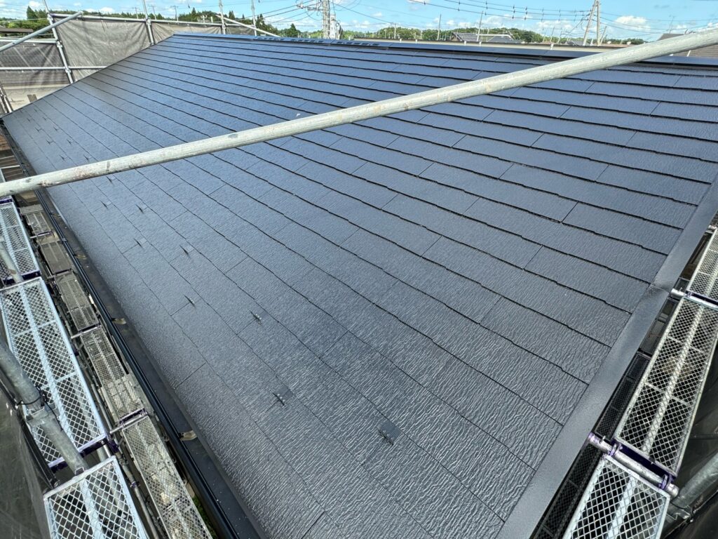 施工完了<br />
しっかりと膜厚がついたピカピカの屋根になりました✨