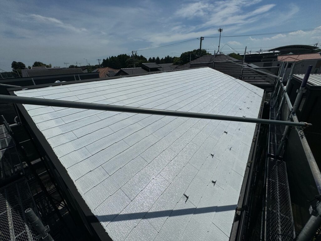 下塗り２回目（完了）<br />
※下塗り2回目で真っ白くなりましたので、これで下塗りはばっちり効いています。）