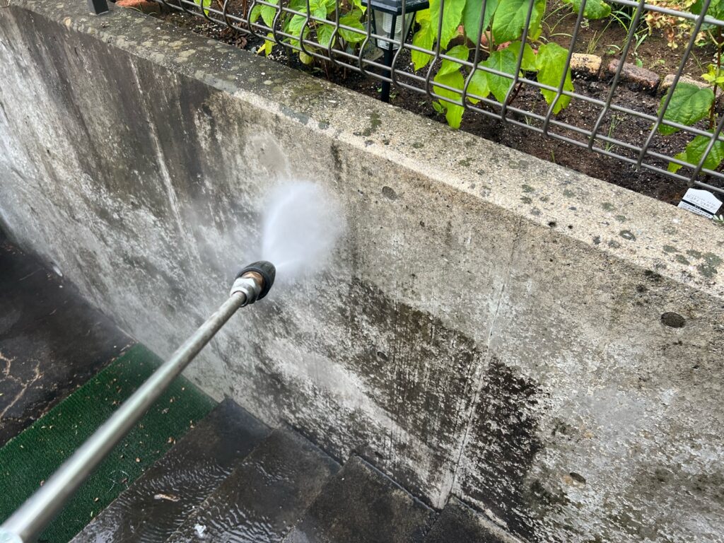 外構：高圧洗浄<br />
