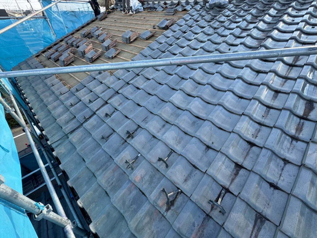 既存の瓦撤去