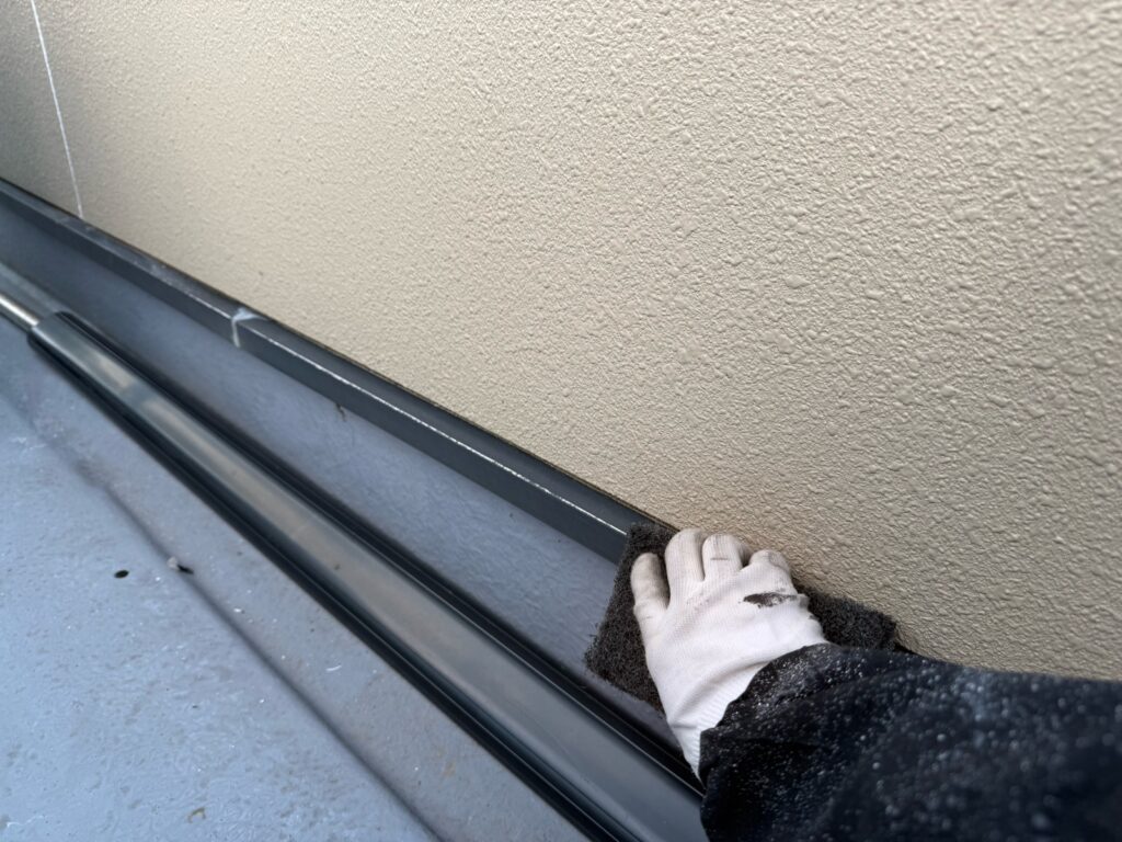 水切りケレン<br />
（下地調整）