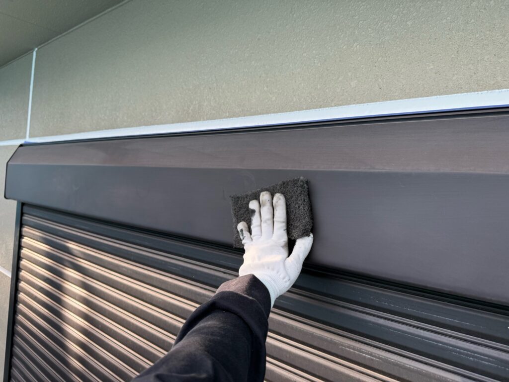 シャッターＢＯＸケレン<br />
（下地調整）