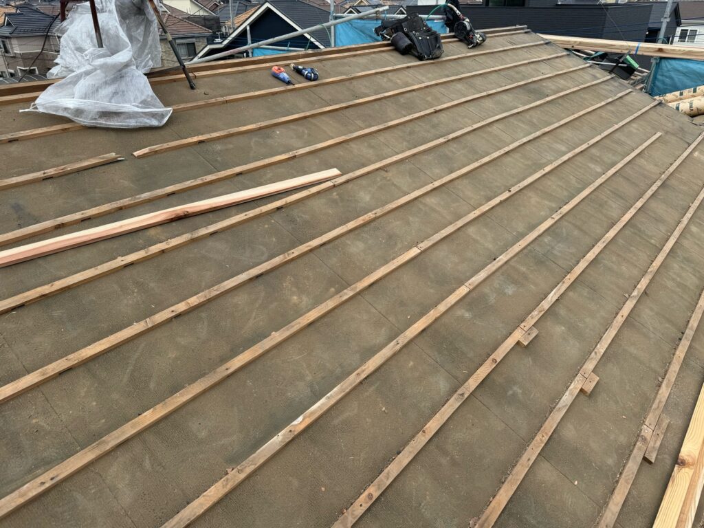 既存の瓦撤去後