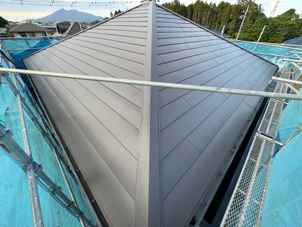 施工完了<br />
美しい屋根の完成です👍