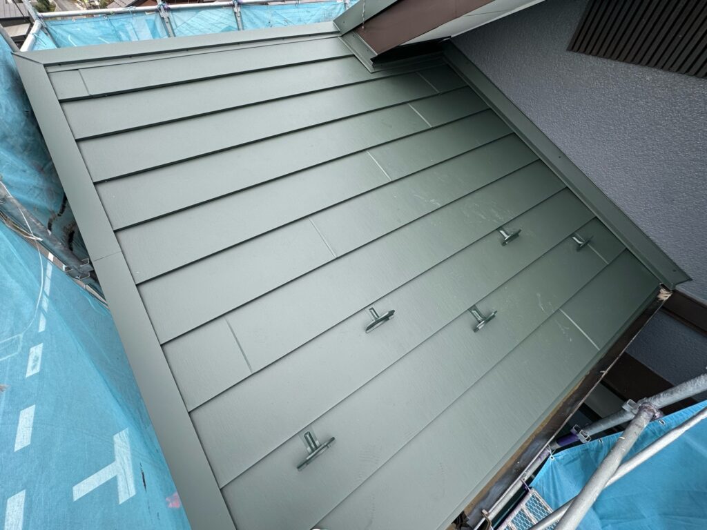 施工完了：大屋根<br />
