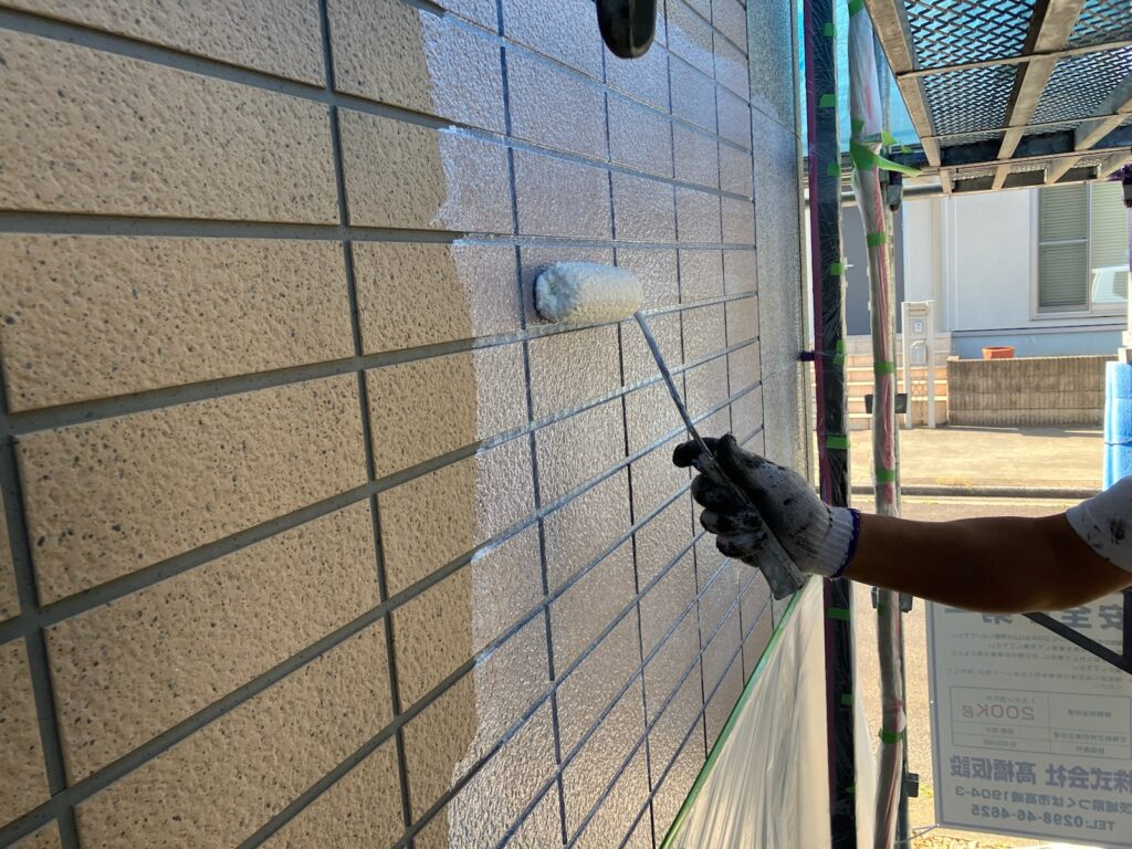 クリヤー塗料中塗り<br />
（※クリヤー塗装は基本的に下塗りがありません）