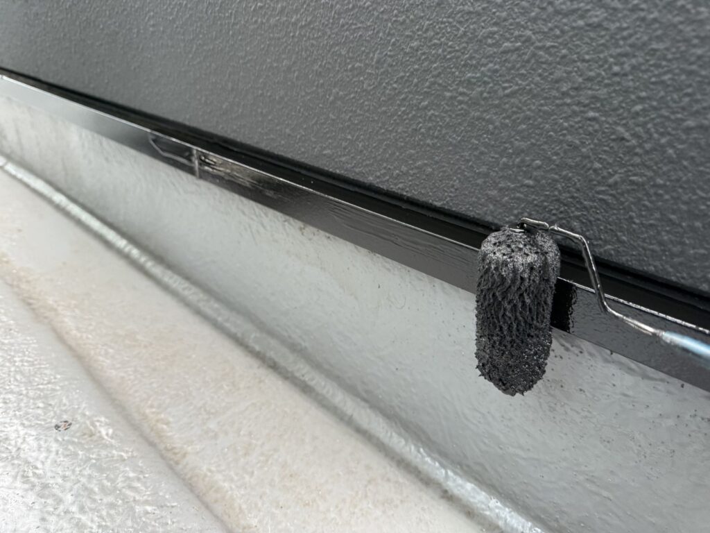 水切り上塗り（計3回塗り、完了）