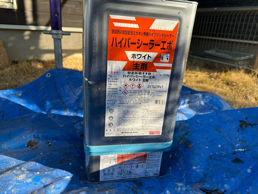 使用材料<br />
→屋根下塗り材料<br />
（油性2液難付着対応シーラーです。）
