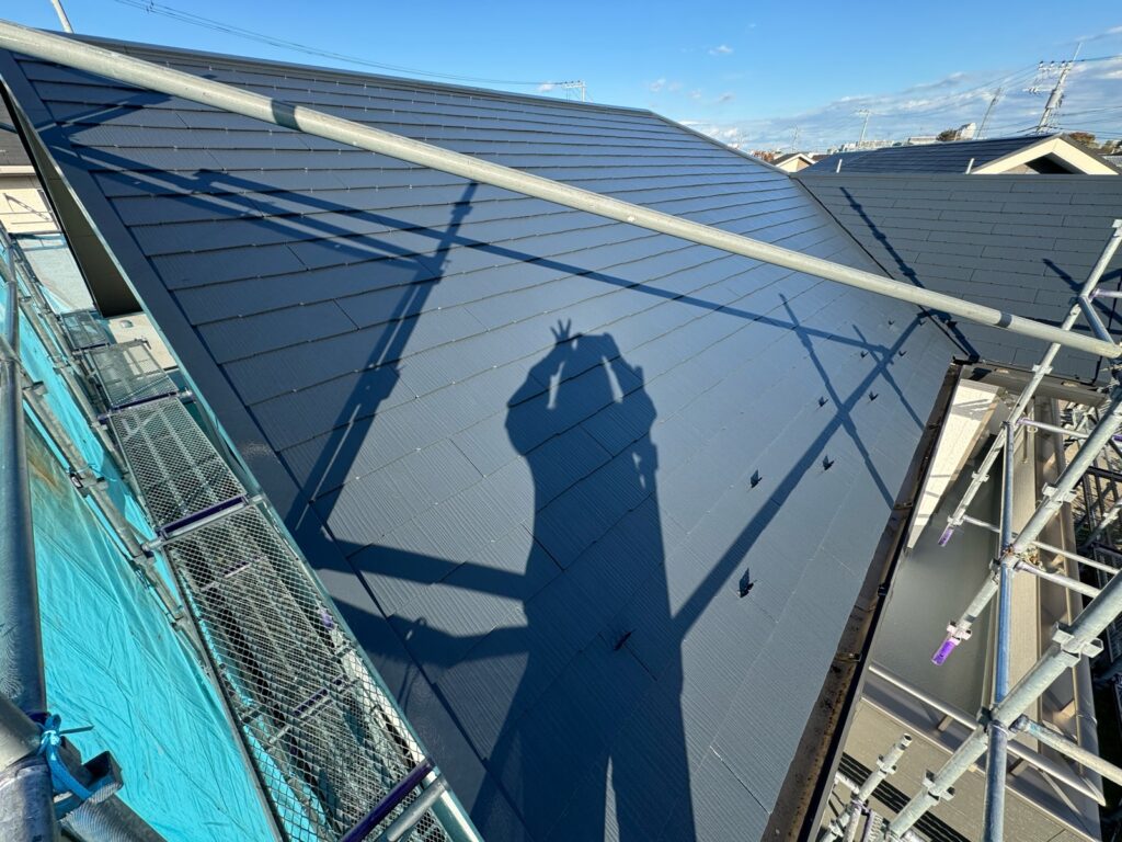 施工完了<br />
膜厚のついたピカピカの屋根になりました✨