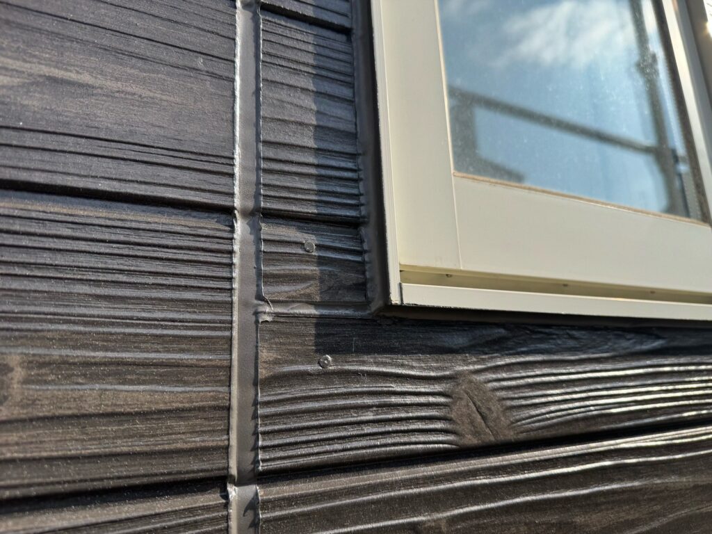 窓周りコーキング：コーキングならし（完了）