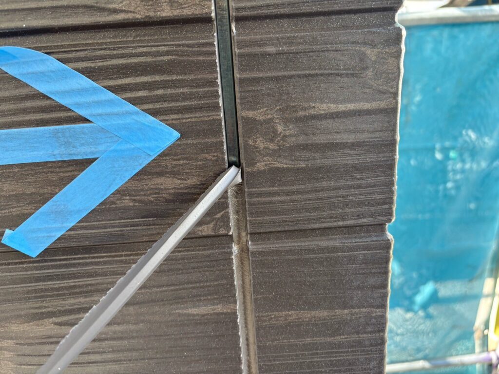 既存のコーキング撤去