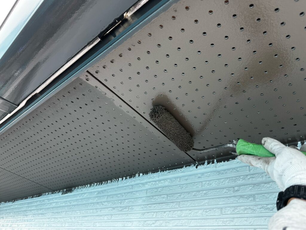 軒天上塗り（完了）<br />
※計2回塗り