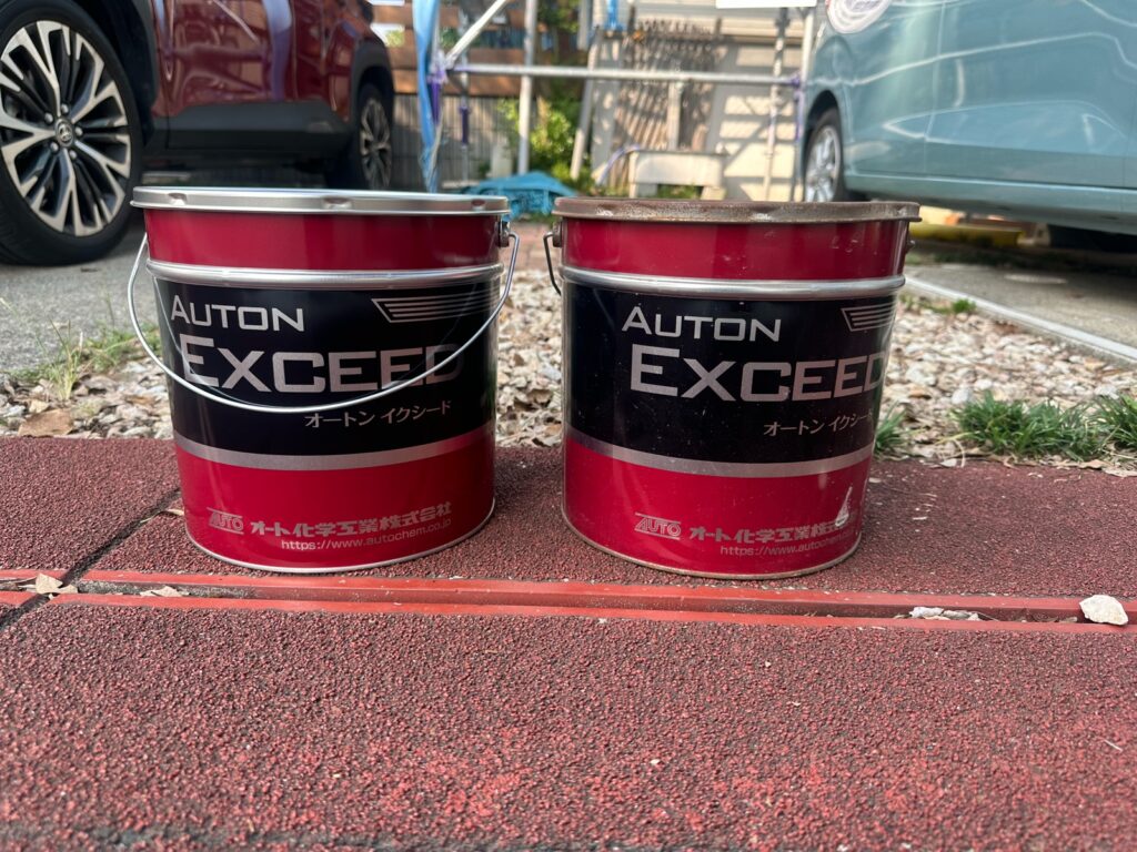 使用材料<br />
→コーキング材料<br />
（メーカー期待耐用年数が～30年という高耐久のコーキングです。）