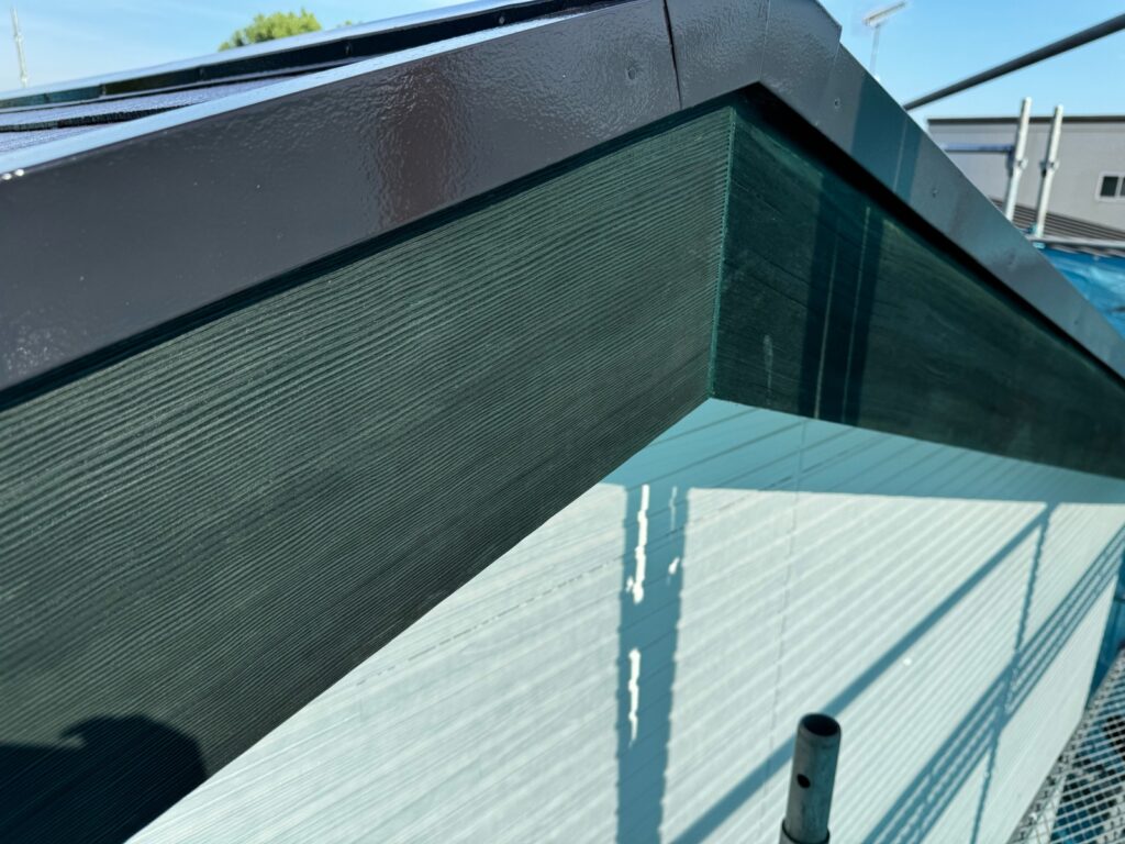 破風板：施工完了