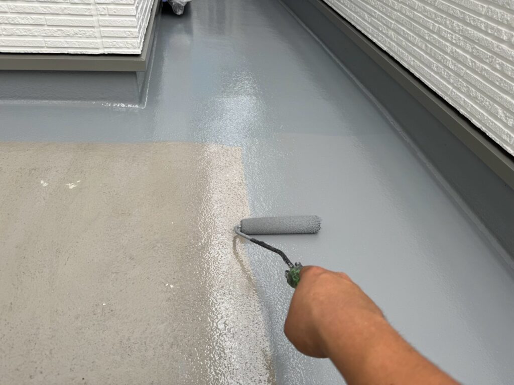 ベランダトップコート塗布（仕上げ）