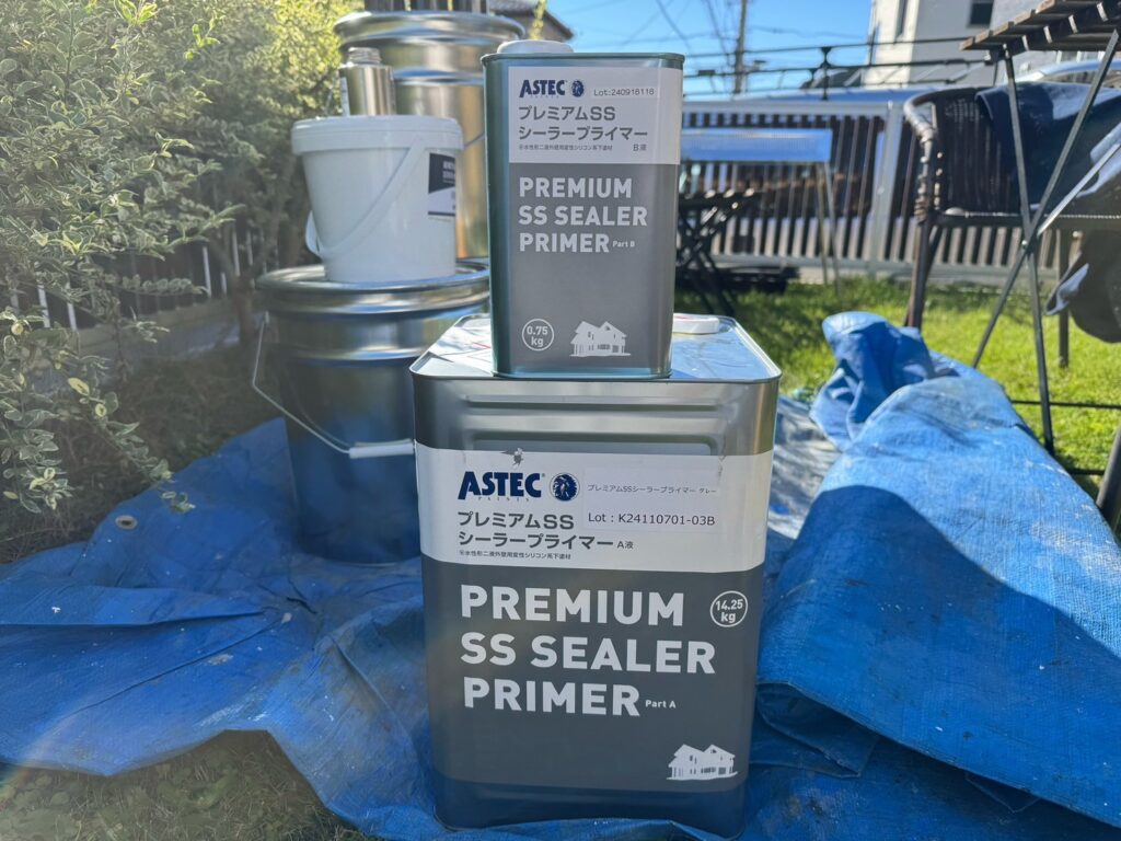 使用材料<br />
→外壁下塗り材料<br />
（水性2液難付着対応シーラー）