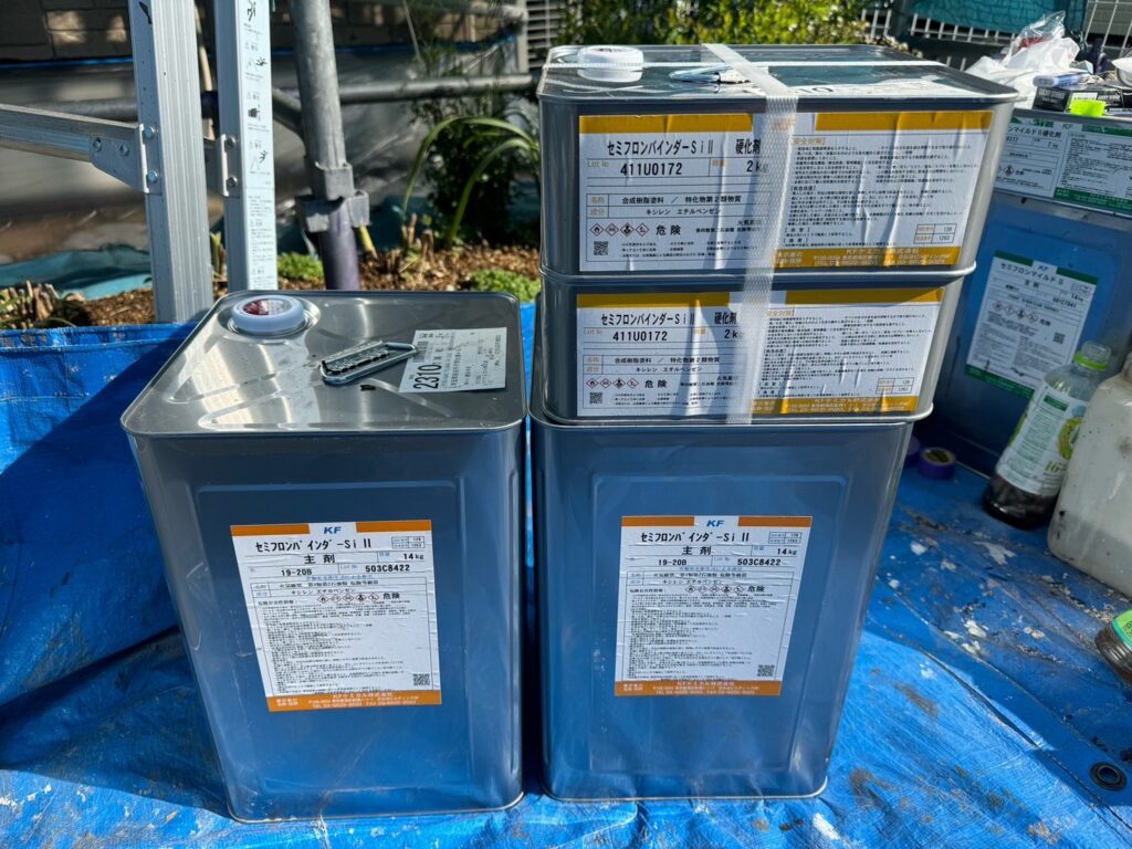 使用材料<br />
→外壁下塗り材料<br />
(着色バインダー)