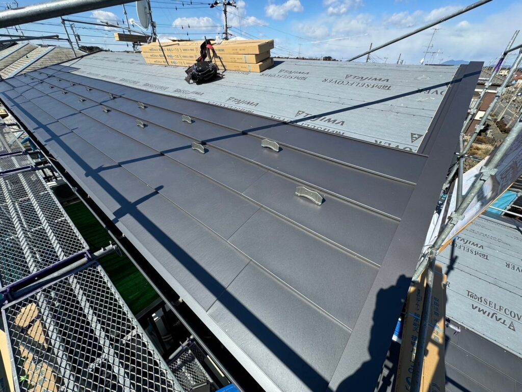 屋根本体取り付け(大屋根)