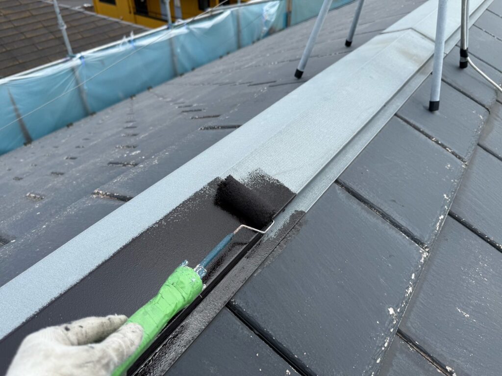 棟板金さび止め（鉄部の下塗り）