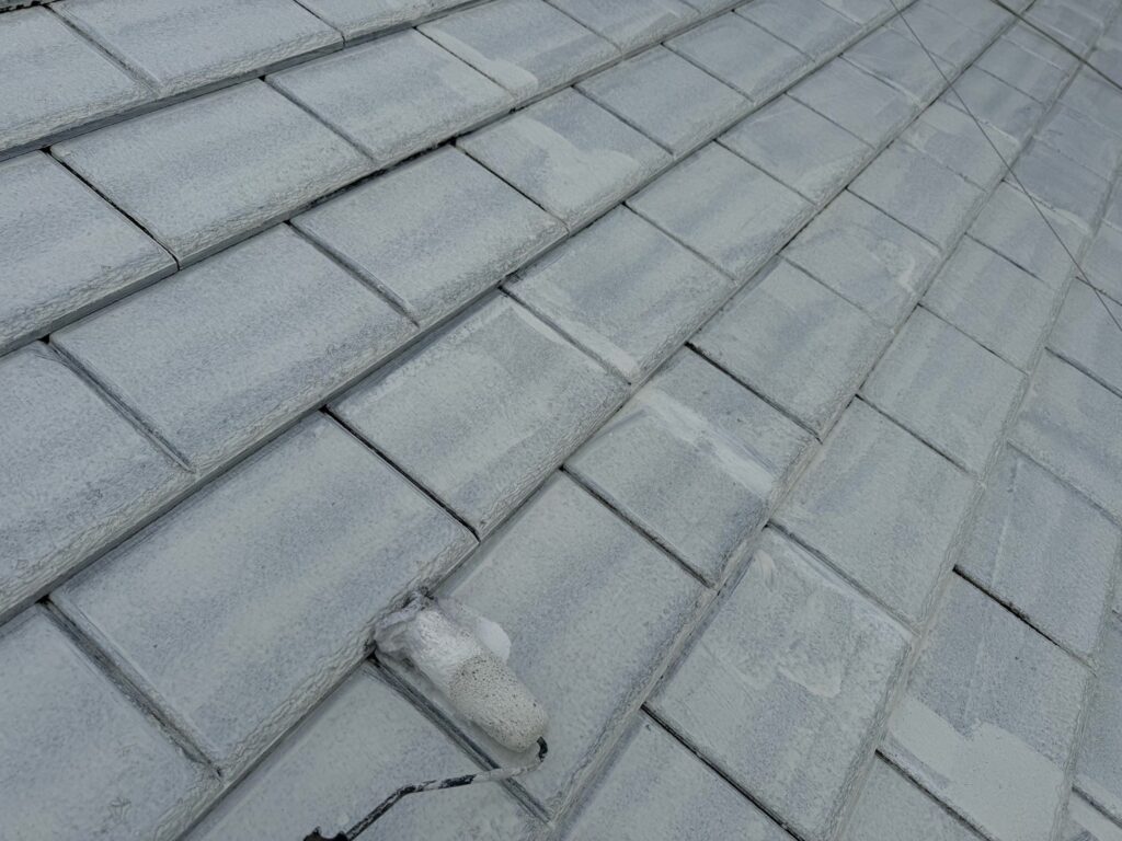 屋根下塗り（大屋根）<br />
