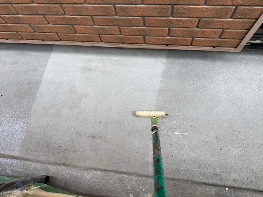 FRPベランダ、プライマー塗布（下塗り）