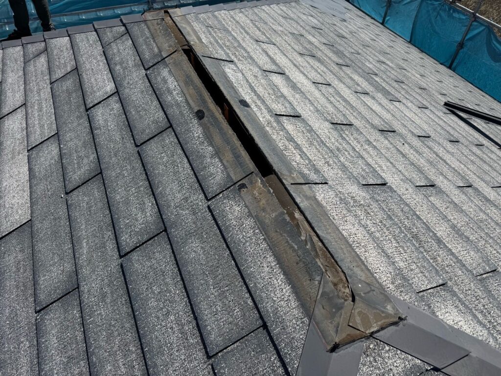 既存の棟板金撤去後