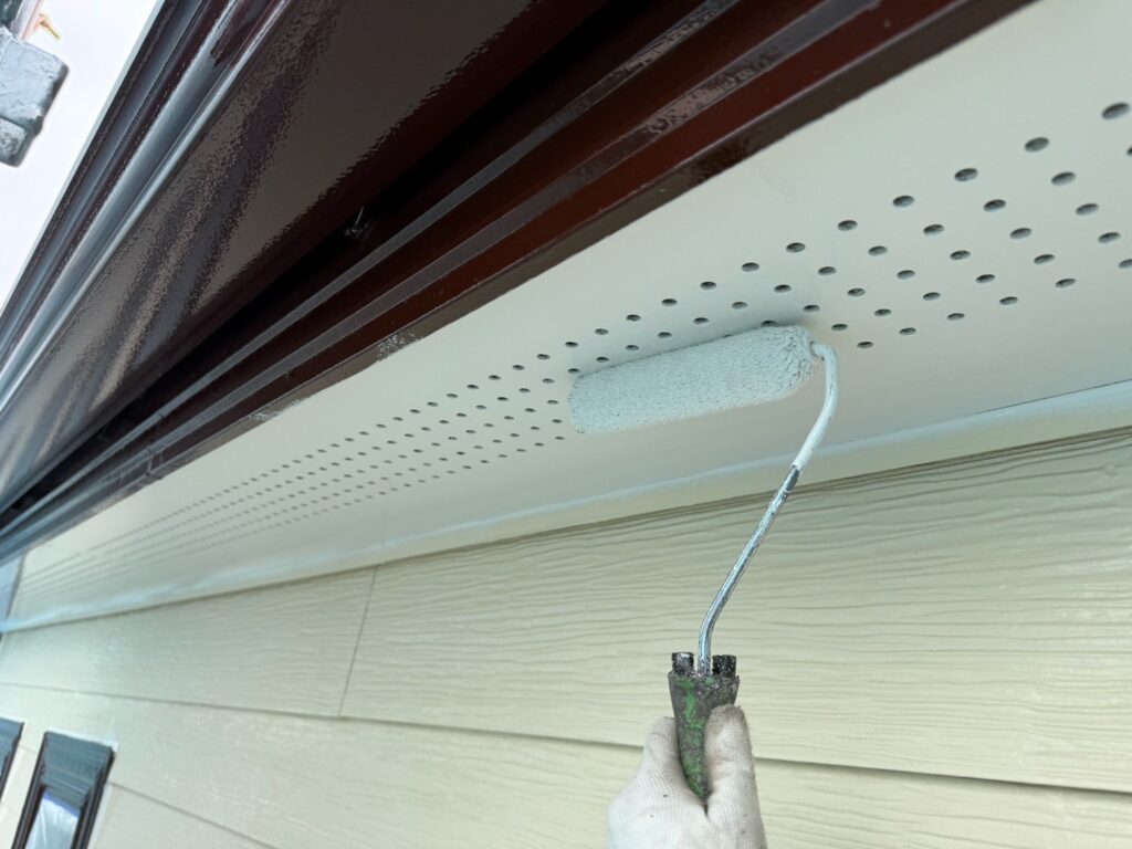 軒天:中塗り<br />