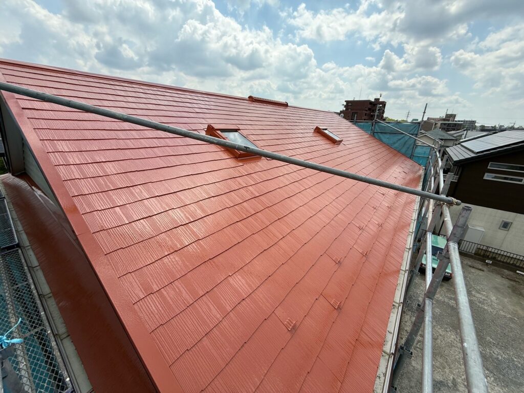 屋根:上塗り<br />
(計3回塗り、完了)<br />