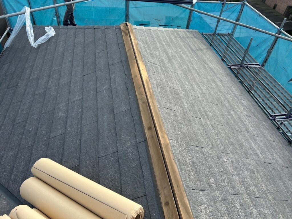 既存の棟板金撤去<br />
（役物撤去）<br />
<br />
