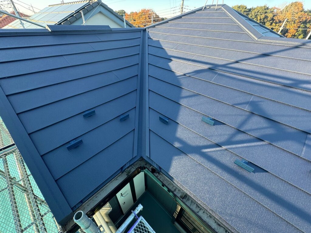 施工完了：大屋根<br />
※南