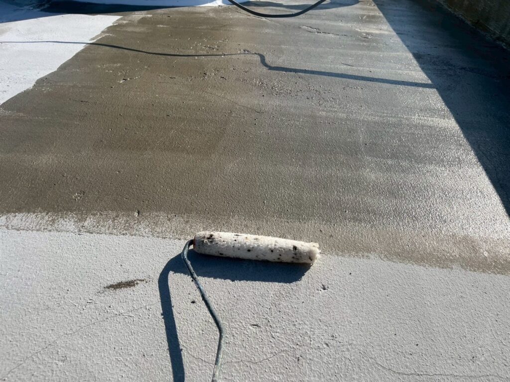 プライマー塗布<br />
（接着材）