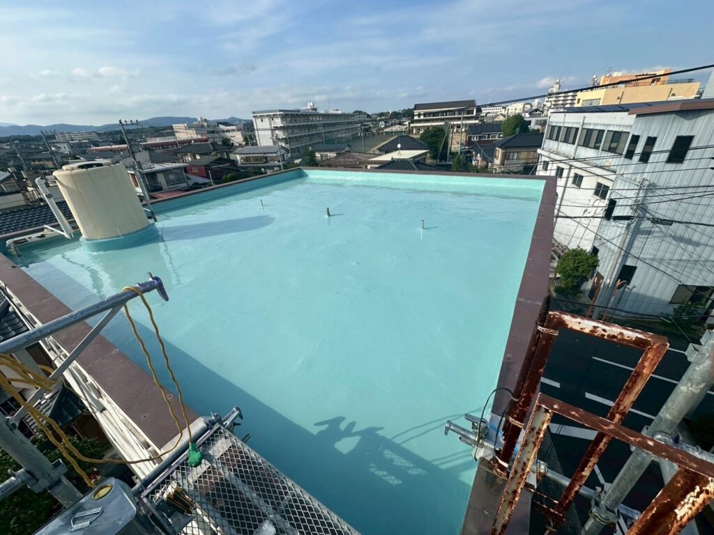 ウレタン防水２層目<br />
（完了）