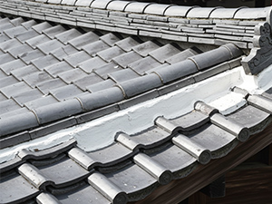 漆喰の工事が必要なサイン