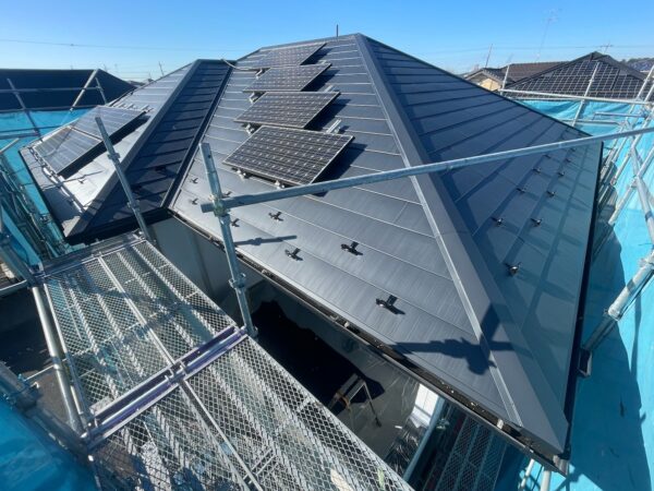 土浦市　S様邸　屋根カバー工法（屋根カバー工事）・太陽光パネル脱着工事